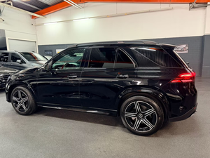 เมอร์เซเดส-เบนซ์ GLE 350 de 4M AMG แพ็คเกจหลังคาพาโนรามิก ระบบกันสะเทือนแบบถุงลม ระบบเสียงเบร์มสเตอร์ รถเอสยูวีสุดหรู ดีเซลไฮบริด - Product Image 4