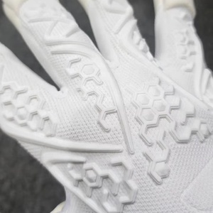 ถุงมือผู้รักษาประตูฟุตซอลคุณภาพสูง วัสดุ PU สำหรับกีฬาฟุตบอล ป้องกันมือผู้รักษาประตู - Product Image 4