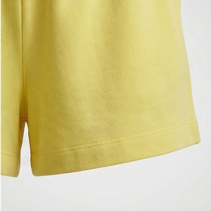 Ensemble 2 pièces tricoté jaune uni pour femme : T-shirt à manches courtes et short au-dessus du genou, col rond, coupe décontractée, printemps-été - Product Image 6