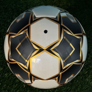 Ballon de football en cuir premium, couleur personnalisée, fabrication pakistanaise, taille personnalisée, matériau TPU, couture à la main, haute qualité - Product Image 1