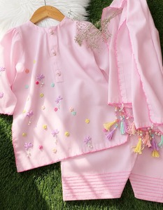 Chal de Popelina de Algodón Bordado con Flores Rosas para Mujer, Estilo Étnico Tradicional, para Uso Diario en Primavera y Verano - Product Image 1