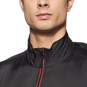 Veste de pluie à capuche légère et imperméable pour hommes Veste de randonnée coupe-vent imperméable d'extérieur Vente en gros - Product Image 3
