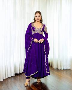 Ensemble Kurti Anarkali brodé violet, palazzo et dupatta pour femmes, vêtements ethniques indiens et pakistanais - Product Image 1