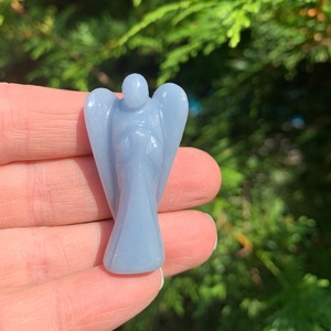 รูปแกะสลักเทวดาจากแองเจลไลต์ธรรมชาติ ขัดเงาด้วยมือ คริสตัลสีน้ำเงิน สำหรับการทำสมาธิ เรกิ จักระ การบำบัดทางจิตวิญญาณ และการตกแต่ง - Product Image 6