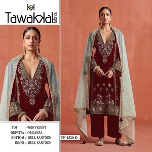 Traje Salwar de Terciopelo con Diseño Tradicional y Bordado con Lentejuelas, Salwar Kameez para Fiestas, para Venta de Exportación - Product Image 2