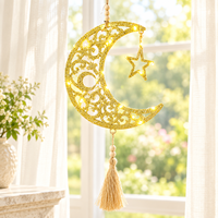 Kleine Batteriebetriebene LED Gold Glitzer Filigrane Halbmond-Lampe mit Holzperlen-Quaste für Ramadan Heim-Wanddekoration