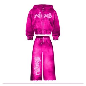 Conjunto de Sudadera con Capucha Roja Personalizada Estilo Vintage Lavado y Pantalones Acampanados, Traje Deportivo Gráfico de Dos Piezas con Efecto Desgastado por el Sol - Product Image 2