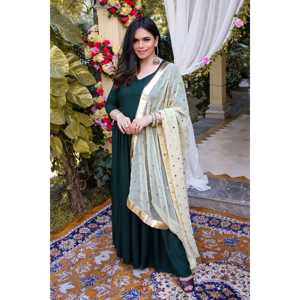 Conjunto de traje con cuello Kanchali en verde botella, talla XS, tela de gasa. - Product Image 3