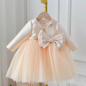 Vestido de Princesa Rosa Bebé de Alta Calidad con Cuello con Perlas, Lazo de Satén en el Lateral y Falda Plisada, Venta al Por Mayor de Fábrica - Product Image 4