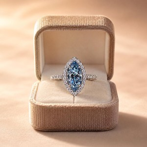 Anillo de boda de oro blanco de 14 quilates OM GEMS con diseño de halo, anillo de diamante azul de 1 quilate con corte marquesa cultivado en laboratorio para mujer - Product Image 3