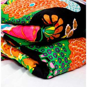 Tissu en coton 100% doux, écologique, respirant et à séchage rapide, imprimé à la main en Inde avec un motif floral pour femmes et filles, tissu d'été - Product Image 1