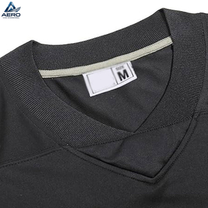 Camiseta de fútbol cómoda de la más alta calidad, hecha de tela transpirable que absorbe la humedad, en color negro y amarillo, ligera. - Product Image 5