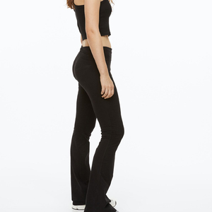Pantalon long sans couture en maille extensible quatre directions, idéal pour le yoga et le fitness, avec hauts à manches longues assortis - Product Image 1