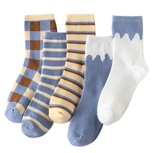 OEM moda Color fino Crew Calcetines estampados en negrita Durable cómodo para Streetwear trajes de todos los días ideal para el estilo de temporada de verano - Product Image 1