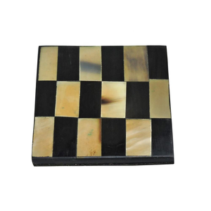 Juego de Cuatro Posavasos Cuadrados de Cuerno Hechos a Mano, Duraderos, Color Negro y Beige, Estilo Clásico, Ecológicos, para Uso Doméstico - Product Image 1