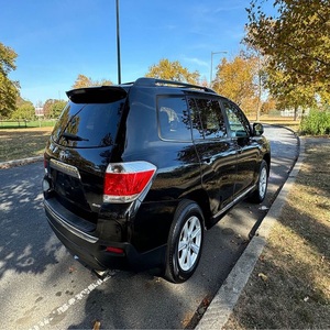โตโยต้า ไฮแลนเดอร์ รถ SUV ระดับหรู พร้อมระบบนำทาง สภาพดี ใช้งานน้อย ภายในภายนอกสะอาด บันทึกประวัติการใช้งานสมบูรณ์  เอกสารครบถ้วน พร้อมส่งมอบ - Product Image 1