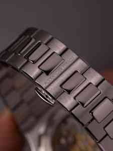 นาฬิกาข้อมือผู้ชายอัตโนมัติ Alexander Ferros รุ่น 6312S/05 สายสแตนเลสสตีล ตัวล็อคแบบผีเสื้อ หน้าปัดแซฟไฟร์ กันน้ำ ขนาด 40 มม. - Product Image 6