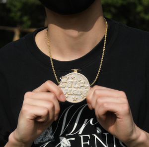 Pendentif Médaille Rond XXL en Argent 925 Personnalisé avec Lettre Gravée SELF MADE, Micro-Pavé de Moissanite Luxe Bling, Style Hip Hop pour Homme - Product Image 4