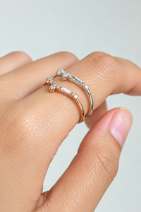 Bague de mariage tendance en or rose plaqué, sertie de diamants de laboratoire taille marquise et baguette, bijoux de mariage Shivay Star Diamond - Product Image 4
