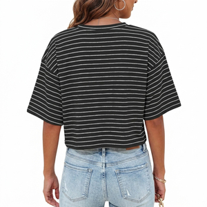Camiseta Corta a Rayas para Mujer, Blusa Holgada con Hombros Caídos, Estampado de Cebra, Rayas Horizontales en Blanco y Negro, Venta al por Mayor - Product Image 4