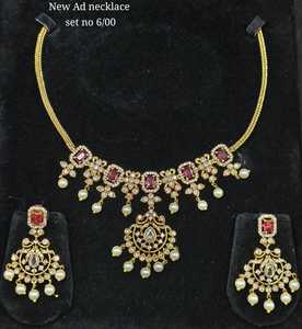 Elegant Green Kundan Necklace <b>Set</b> with Pearl Drops, Matching Earrings, Bridal Wedding & Festive Jewellery <b>Set</b> - Product Image 3