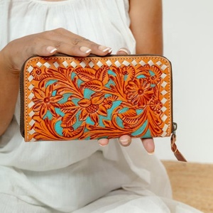 Cartera de mano de cuero tallado para mujer, Cartera de cuero tallada Floral de estilo Vintage, hecha a mano, billetera occidental - Product Image 1