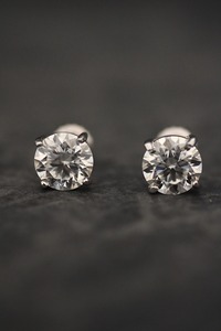 Pendientes de Diamante Moissanite Redondos Blancos, Plata de Ley 925, Personalizados, Hermosos y Modernos, y Otras Joyas de Diamantes - Product Image 4