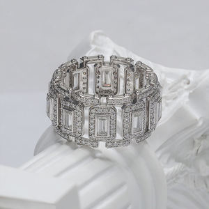 Anillo de Boda de Eternidad Completa con Diseño de Halo y Moissanita de Corte Baguette de 3x5mm en Plata de Ley 925, Estilo Clásico, Regalo de Plata de Ley 925 - Product Image 1