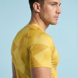 เสื้อกีฬาผู้ชายแบบสปอร์ต แขนสั้น กระชับรูปทรง ออกกำลังกาย ฟิตเนส วิ่ง เล่นกีฬา - Product Image 5