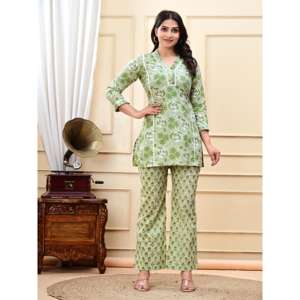 Aarti Fashion – Ensemble Salwar décontracté en crêpe pour femme, haut respirant à manches trois-quarts et col en V, idéal pour le quotidien printemps/été - Product Image 1