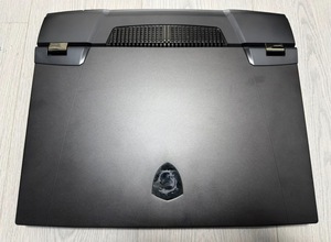 2023 nuovissimo Laptop da gioco MSI <span class=keywords><strong>Titan</strong></span> GT77HX 13VI RTX 4090 17.3 "UHD 144Hz Intel I9-13980HX - Product Image 5