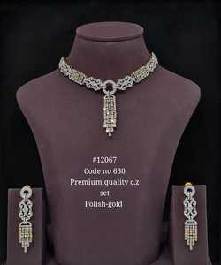 Collier et boucles d'oreilles en zircon cubique de qualité supérieure 12067, plaqué rhodium, design à pompons, pour femmes, style classique pour mariage - Product Image 2