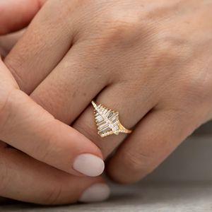 Bague Iced Jewelz taille baguette 1,50 carat en or jaune 14K plaqué or pour elle IGI - Product Image 6