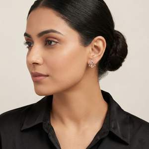 Exquisitos Pendientes de Oro Rosa con Diamantes Naturales de 0.08 Quilates, Corte Brillante Redondo, Claridad VS SI, Certificados por IGI, para una Elegancia Atemporal - Product Image 1