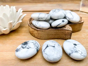 Pierres de quartz blanc ovales polies, pierres précieuses minérales pour la fabrication de bijoux - Product Image 1