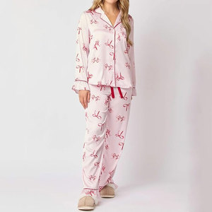 Ensemble de pyjama doux et confortable avec tissu léger, coupe décontractée, manches confortables et texture lisse - Product Image 2