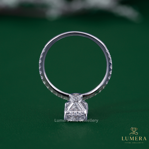 Anillo de Diamante Cultivado en Laboratorio con Corte Radiante Brillante, Certificado IGI, Diamante de Forma Elegante, Micro Pavé, Cuatro Puntas, Halo Oculto - Product Image 6
