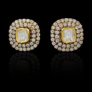 Pendientes de Oro de 14K con Diamantes Polki de Corte Cojín |   Joyería Floral Cuadrada Minimalista Hecha a Mano, Producto Artesanal al por Mayor - Product Image 3