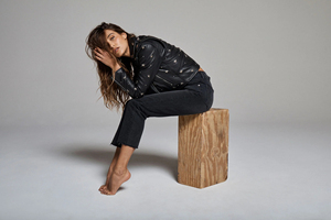Vestes en cuir d'agneau véritable cloutées style punk biker marron et noir personnalisées pour femmes – Fabrication en ligne - Product Image 5