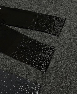 Ensemble survêtement homme avec sweat à capuche et pantalon de jogging, orné de strass, style streetwear épais, deux pièces, avec motif graphique personnalisé - Product Image 2