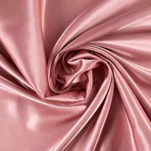 Tissu satiné en polyester pur, qualité export, surface lisse et brillante, tombé fluide et doux, pour robes de soirée, lingerie et articles décoratifs. - Product Image 1