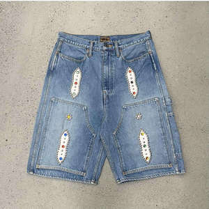 Shorts en jean déchirés pour hommes, style streetwear, avec appliques brodées personnalisées, ourlet brut, effet usé et délavé à l'acide - Product Image 4