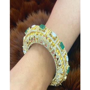 Elegantes Brazaletes Kundan de Moissanita Chapados en Oro de Estilo Clásico Antiguo, Juego de Dos Pares para Mujer, para Bodas y Ocasiones Especiales - Product Image 1