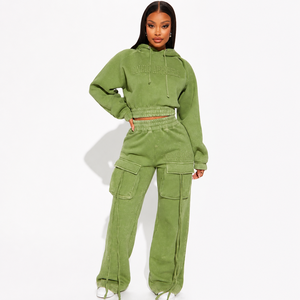 ONETEN APPARELS Conjunto Deportivo Unisex Verde con Sudadera Corta con Capucha y Pantalones Jogger, Manga Larga, Corte Ajustado, Estilo Casual Vintage para Invierno - Product Image 1