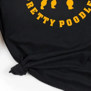 T-shirt à imprimé graphique pour femmes PRETTY POODLES, noir, décontracté, manches courtes, col rond, haut tendance, streetwear, vêtements personnalisés - Product Image 6