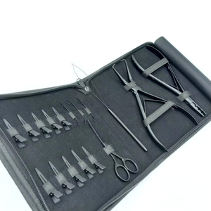 Pinzas de Acero Inoxidable Plasma Negro Mate de Alta Calidad y Fuerte Agarre para Extensiones de Cabello y Herramientas con Empuñadura Antideslizante - Product Image 3