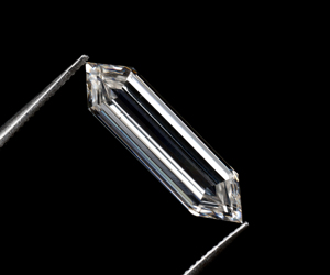 Diamante Suelto Cultivado en Laboratorio en India, Corte Hexagonal Alargado de 2.0 Ct, Grado VVS-VS, Corte Geométrico Único, Certificado IGI, Gran Venta - Product Image 2