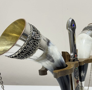 Hecho de antiguo cuerno Vikingo y cuerno de búfalo y Toro y jarras de cuerno vikingo ofrecen una visión de las costumbres consagradas por el tiempo - Product Image 3