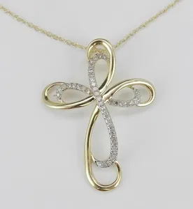 Colgante de cruz para mujer con diamante simulado de corte redondo de 1 quilate en chapado en oro amarillo de 14k - Product Image 2