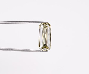 Diamante Amarillo de Laboratorio de 5.00 CT, Corte Cruzado, Certificado por IGI, Diamante Suelto para Joyería de OM GEMS - Product Image 1